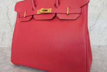 Load image into Gallery viewer, HERMES HAUT A COURROIRE 32 Graine Couchevel leather Rouge vif □D Engraving Hand bag 700020142
