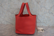 画像をギャラリービューアに読み込む, HERMES／エルメス ピコタンロックＭＭ トリヨンクレマンス ルージュピヴォワンヌ R刻印 ハンドバッグ 800020237
