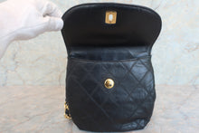 Load image into Gallery viewer, CHANEL Vicolore waist bag Lambskin Black/Gold hadware Waist bag 600070080
