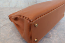 Load image into Gallery viewer, HERMES KELLY 32 Graine Couchevel leather Gold 〇Z Engraving Shoulder bag 600080131
