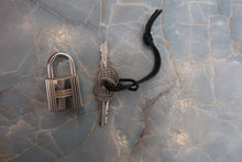 画像をギャラリービューアに読み込む, HERMES／エルメス ピコタンロックＭＭ トリヨンクレマンス ルージュピヴォワンヌ R刻印 ハンドバッグ 800020237
