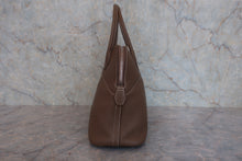 Load image into Gallery viewer, HERMES／BOLIDE 31 Clemence leather Etoupe gray □R Engraving Shoulder bag 800020263
