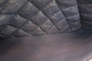 CHANEL Matelasse single flap chain shoulder bag Caviar skins Navy/Gold hadware Shoulder bag 600060026