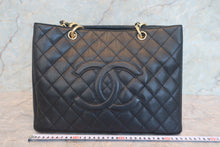 Load image into Gallery viewer, CHANEL GST Tote bag Lambskin Black/Gold hadware Tote bag 700120077
