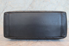 Load image into Gallery viewer, CHANEL GST Tote bag Lambskin Black/Gold hadware Tote bag 700120077
