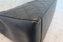 Load image into Gallery viewer, CHANEL GST Tote bag Lambskin Black/Gold hadware Tote bag 700120077
