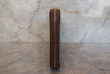 画像をギャラリービューアに読み込む, HERMES／エルメス アザップロング シルクイン □O刻印 ヴォーエプソン/シルク エトゥープ 財布 700100107
