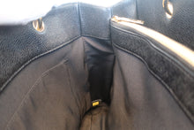 Load image into Gallery viewer, CHANEL GST Tote bag Lambskin Black/Gold hadware Tote bag 700120077
