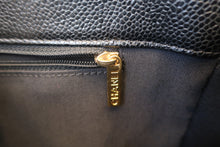 Load image into Gallery viewer, CHANEL GST Tote bag Lambskin Black/Gold hadware Tote bag 700120077
