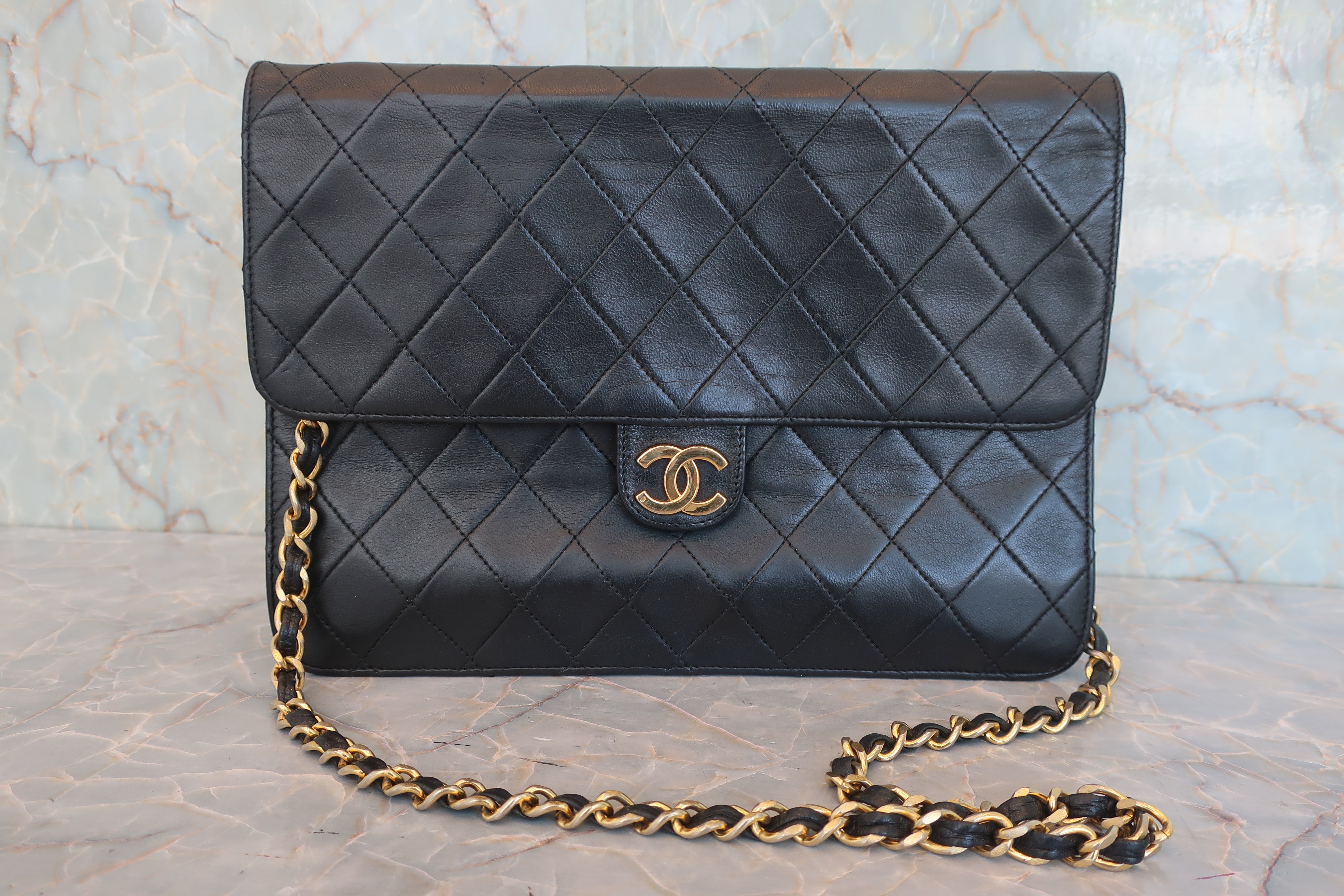 CHANEL/シャネル マトラッセプッシュロックチェーンショルダーバッグ