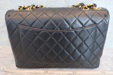 将图片加载到图库查看器，CHANEL/香奈儿 中号CF 单盖包 链条包 羊皮 Black/Gold hadware(黑色/金色金属) 肩背包 6000700069
