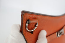 Load image into Gallery viewer, HERMES JYPSIERE 28 Clemence leather Orange □O Engraving Shoulder bag 800100007
