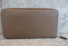 Load image into Gallery viewer, HERMES Azapp Long Silkin Epsom leather/Silk Etoupe gray □P Engraving Wallet 600010069
