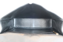Load image into Gallery viewer, CHANEL Medium Matelasse Single flap chain shoulder bag Caviar skin Black/Gold hadware Shoulder bag 600060029
