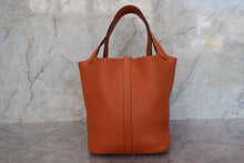 画像をギャラリービューアに読み込む, HERMES／エルメス ピコタンＭＭ トリヨンクレマンス オレンジ □J刻印 ハンドバッグ 700100172
