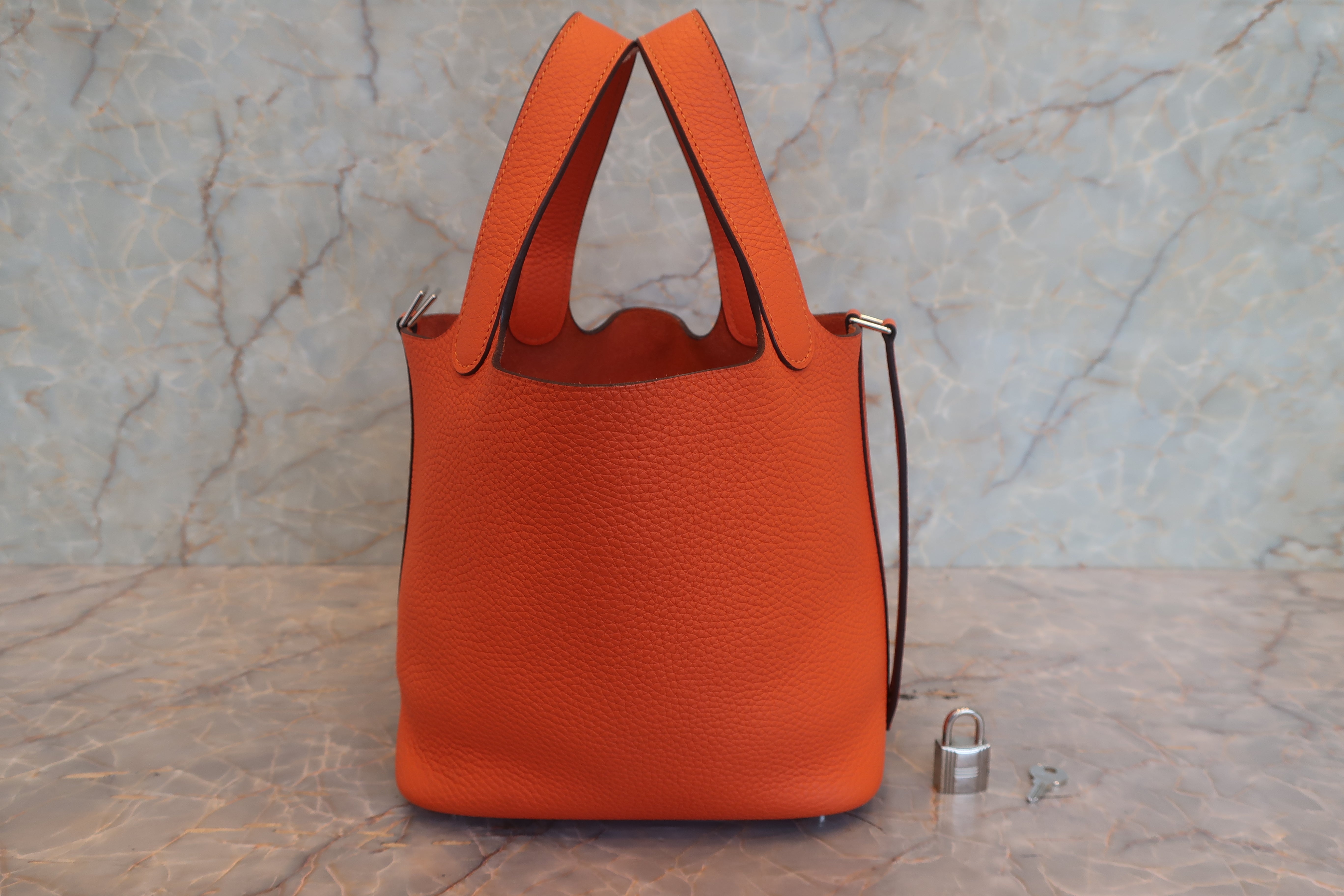 おかみみみみ　エルメス　ピコタン　オレンジ エルメス ピコタンロック18/PM オレンジミニアン トリヨンクレマンス