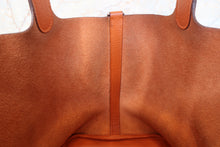 画像をギャラリービューアに読み込む, HERMES／エルメス ピコタンＭＭ トリヨンクレマンス オレンジ □J刻印 ハンドバッグ 700100172
