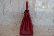 Load image into Gallery viewer, HERMES KELLY 28 Box carf leather Rouge vif Shoulder bag 500040113
