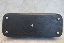 Load image into Gallery viewer, HERMES／BOLIDE 31 Clemence leather Black □H Engraving Shoulder bag 700120097
