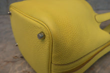 Load image into Gallery viewer, HERMES PICOTIN LOCK PM Clemence leather Lime U Engraving Hand bag 700120082
