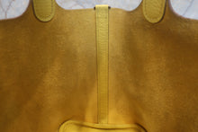 Load image into Gallery viewer, HERMES PICOTIN LOCK PM Clemence leather Lime U Engraving Hand bag 700120082
