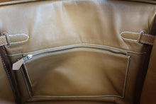 Load image into Gallery viewer, HERMES HAUT A COURROIRE 32 Ardennes leather  Natural 〇X Engraving Hand bag 600120269
