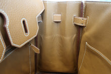 Load image into Gallery viewer, HERMES HAUT A COURROIRE 32 Ardennes leather  Natural 〇X Engraving Hand bag 600120269
