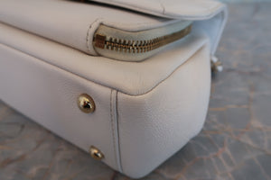 CHANEL/シャネル マトラッセショルダーバッグ キャビアスキン ホワイト/ゴールド金具 ショルダーバッグ 700070099