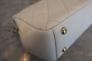 CHANEL/シャネル マトラッセショルダーバッグ キャビアスキン ホワイト/ゴールド金具 ショルダーバッグ 700070099