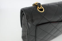 画像をギャラリービューアに読み込む, CHANEL/シャネル パリ限定マトラッセダブルフラップチェーンショルダーバッグ ラムスキン ブラック/ゴールド金具 ショルダーバッグ 800100050
