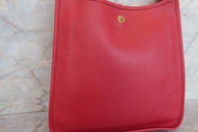 Load image into Gallery viewer, HERMES VESPA PM Graine Couchevel leather Rouge vif □A Engraving Shoulder bag 700080107
