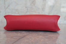 Load image into Gallery viewer, HERMES VESPA PM Graine Couchevel leather Rouge vif □A Engraving Shoulder bag 700080107

