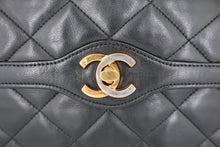 画像をギャラリービューアに読み込む, CHANEL/シャネル パリ限定マトラッセダブルフラップチェーンショルダーバッグ ラムスキン ブラック/ゴールド金具 ショルダーバッグ 800100050
