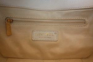 CHANEL/シャネル マトラッセショルダーバッグ キャビアスキン ホワイト/ゴールド金具 ショルダーバッグ 700070099