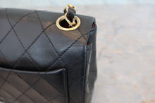 将图片加载到图库查看器，CHANEL/香奈儿 迷你CF 单盖 链条包 羊皮 Black/Gold hadware(黑色/金色金属) 肩背包 800050135
