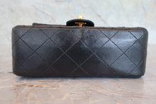 将图片加载到图库查看器，CHANEL/香奈儿 迷你CF 单盖 链条包 羊皮 Black/Gold hadware(黑色/金色金属) 肩背包 800050135
