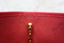 Load image into Gallery viewer, HERMES VESPA PM Graine Couchevel leather Rouge vif □A Engraving Shoulder bag 700080107
