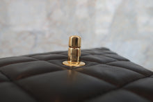 画像をギャラリービューアに読み込む, CHANEL/シャネル 中マトラッセシングルフラップチェーンショルダーバッグ ラムスキン ブラック/ゴールド金具 ショルダーバッグ 700070123
