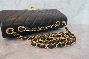 CHANEL/シャネル 中マトラッセシングルフラップチェーンショルダーバッグ ラムスキン ブラック/ゴールド金具 ショルダーバッグ 700080160