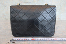 将图片加载到图库查看器，CHANEL/香奈儿 迷你CF 单盖 链条包 羊皮 Black/Gold hadware(黑色/金色金属) 肩背包 800050134
