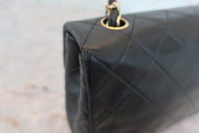 将图片加载到图库查看器，CHANEL/香奈儿 迷你CF 单盖 链条包 羊皮 Black/Gold hadware(黑色/金色金属) 肩背包 800050134
