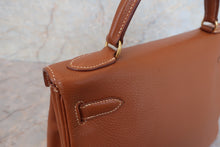 将图片加载到图库查看器，HERMES KELLY 32 Clemence leather Gold □C刻印 Hand bag 600080196
