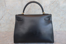 Load image into Gallery viewer, HERMES KELLY 32 Box carf leather Black Hand bag 700070105
