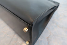 Load image into Gallery viewer, HERMES KELLY 32 Box carf leather Black Hand bag 700070105

