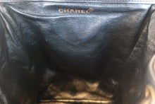 將圖片載入圖庫檢視器 CHANEL/シャネル マトラッセチェーンリュック ラムスキン ブラック/ゴールド金具 リュック 800030206

