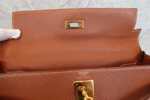 将图片加载到图库查看器，HERMES KELLY 32 Clemence leather Gold □C刻印 Hand bag 600080196
