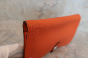 HERMES Dogon GM Togo leather Orange □H刻印 Wallet 600040084