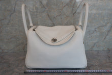 Load image into Gallery viewer, HERMES LINDY 30 Clemence leather White □K Engraving Shoulder bag 600060012
