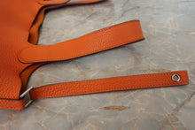 画像をギャラリービューアに読み込む, HERMES／エルメス ピコタンロックＭＭ トリヨンクレマンス オレンジ □N刻印 ハンドバッグ 700100185
