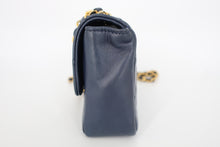将图片加载到图库查看器，CHANEL/香奈儿 迷你CF 链条包 羊皮 Navy/Gold hardware(藏蓝色/金色金属) 肩背包 800100041
